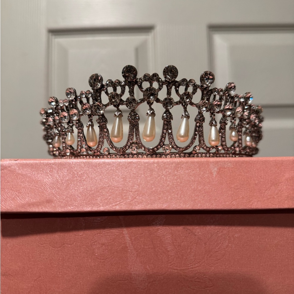 Princess Diana replica lovers knot tiara - Picture 3 of 4